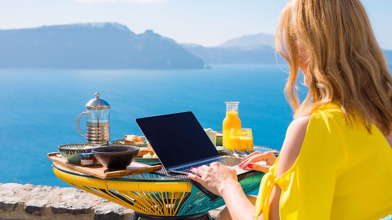 How to travel the world whilst still making money